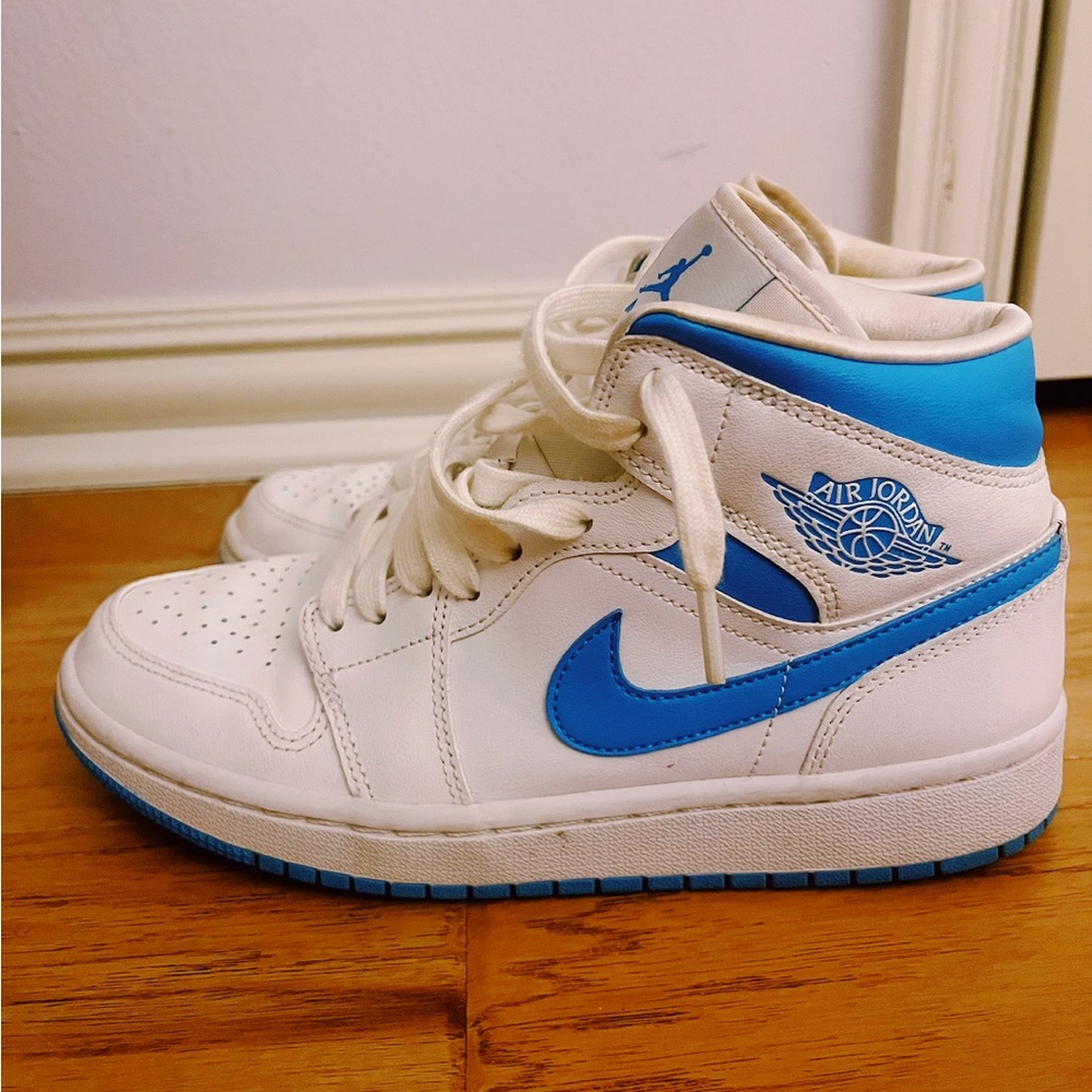 Nike Air Jordan 1- UNC Sneakers
